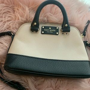 💋Kate spade off white and black crossbody purse